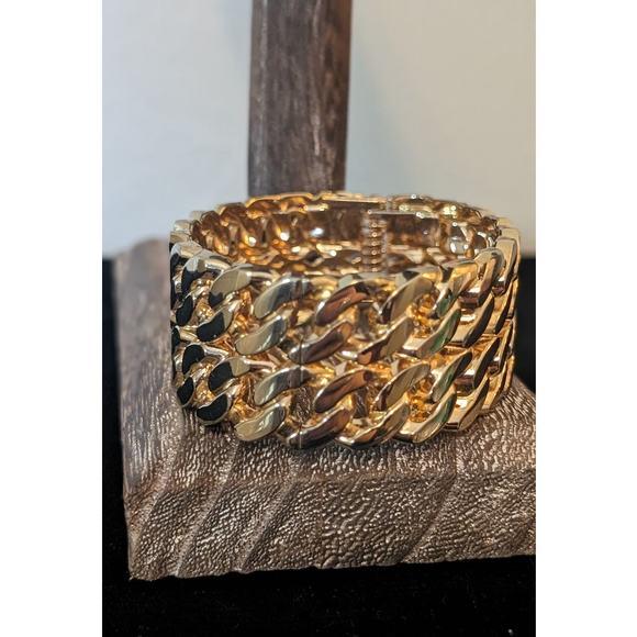 Gold Tone Double Curb Link Oval Hinge Close Clamper Bracelet - Picture 7 of 8